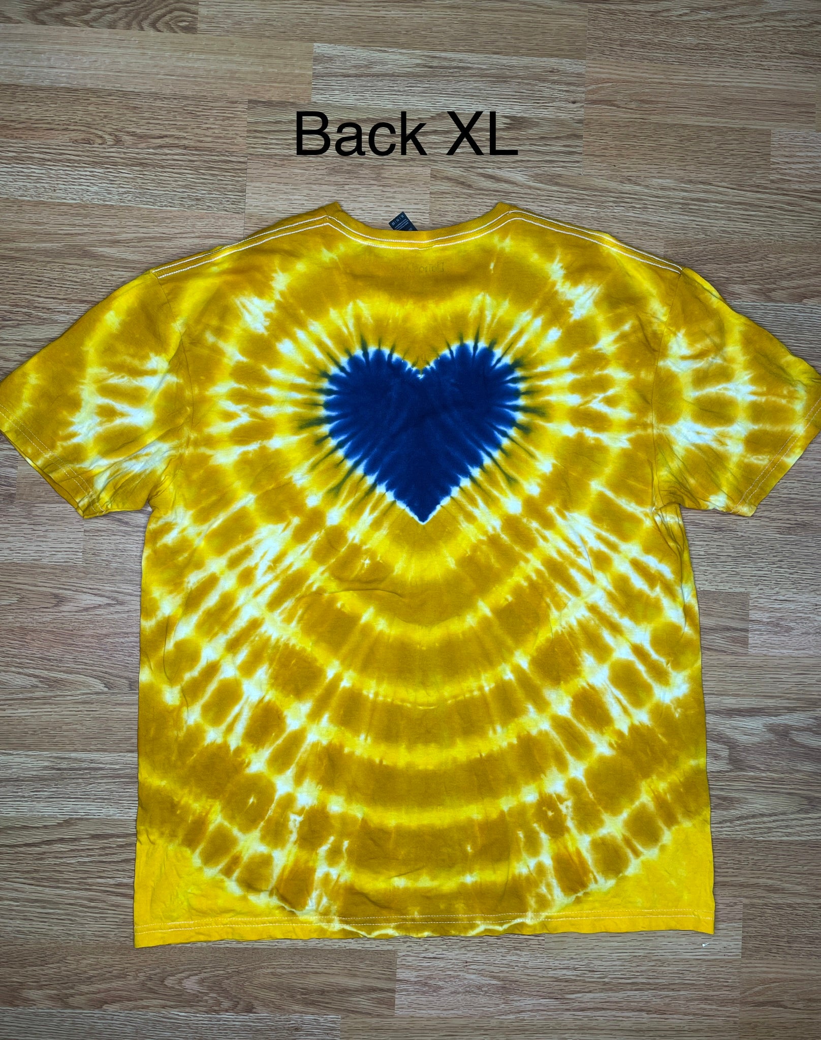 XL Unisex Mountaineer Heart Tshirt