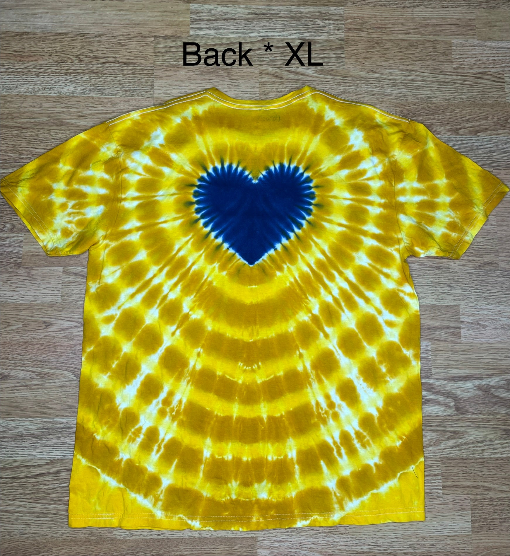 XL Unisex Mountaineer Heart Tshirt